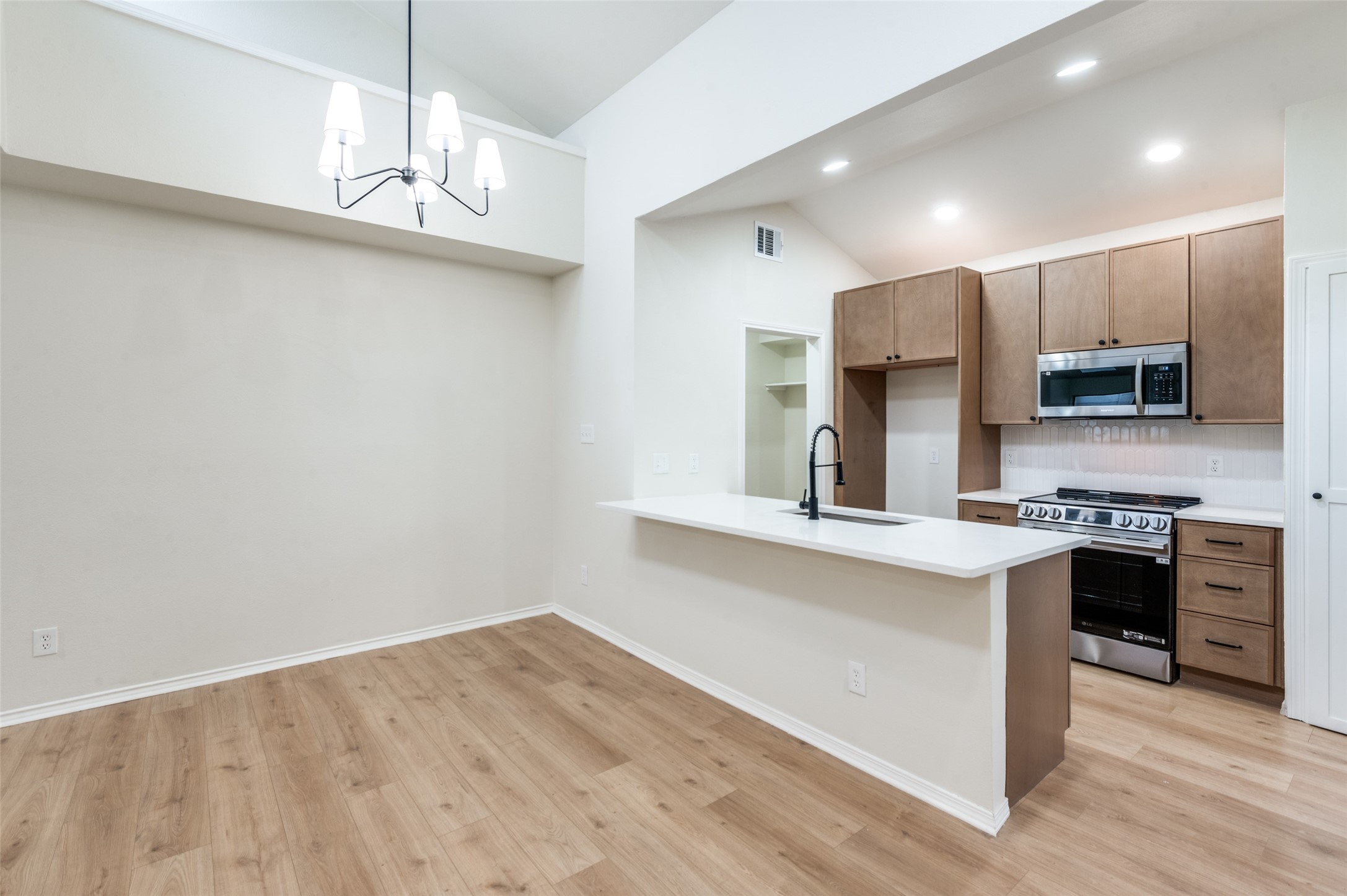 17490 Meandering Way Dallas TX 75252