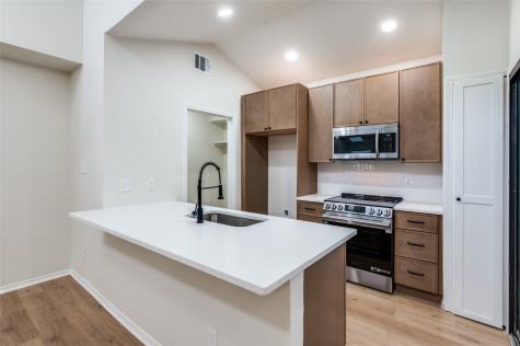 17490 Meandering Way Dallas TX 75252