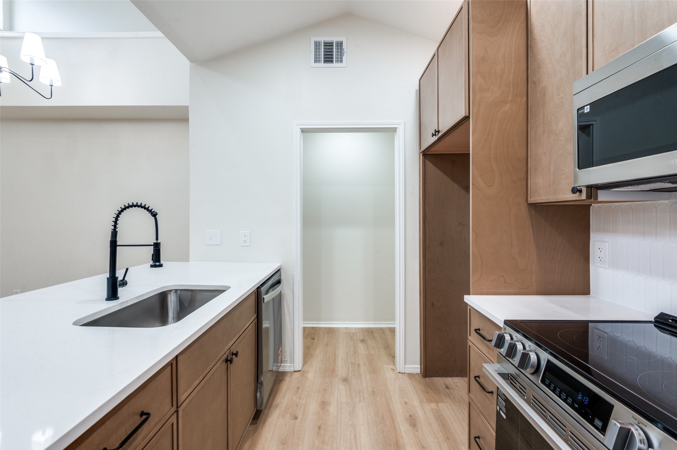 17490 Meandering Way Dallas TX 75252