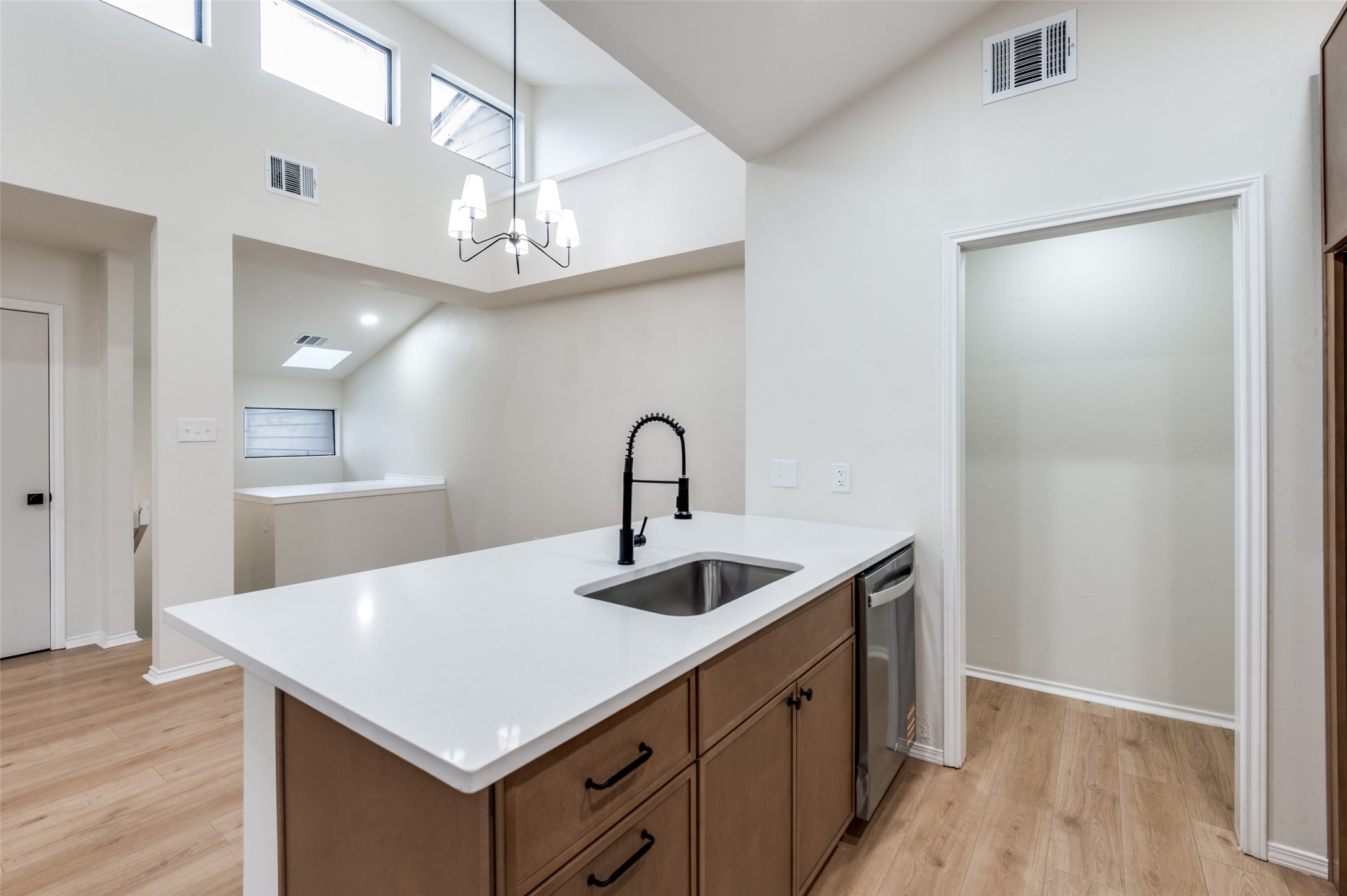 17490 Meandering Way Dallas TX 75252