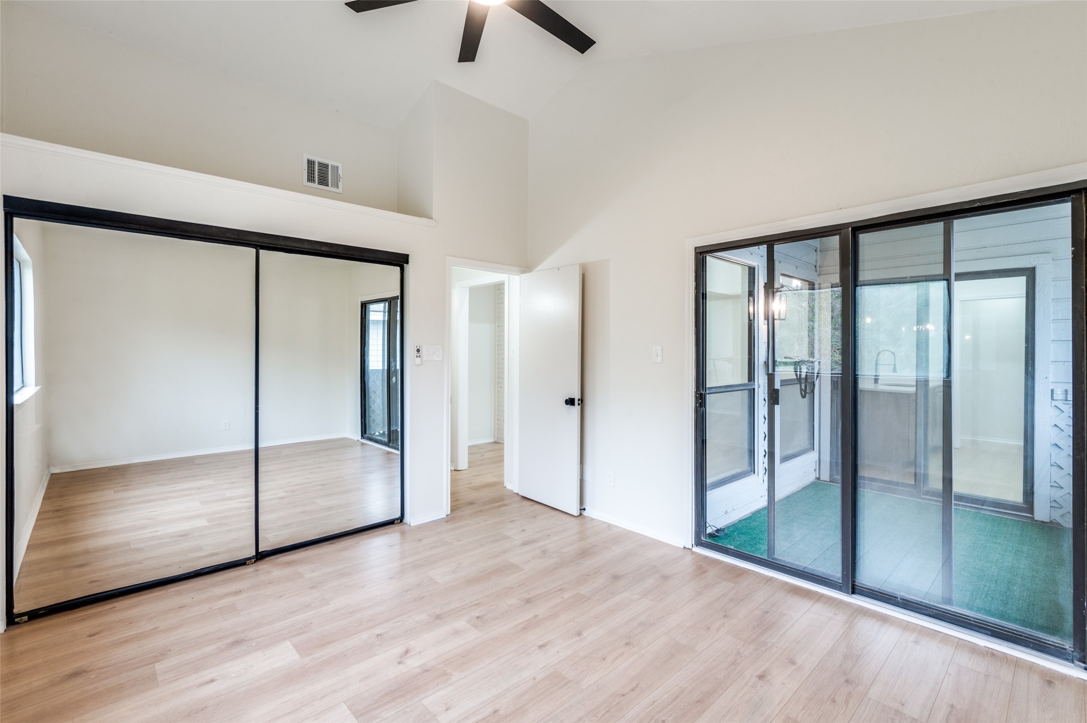 17490 Meandering Way Dallas TX 75252