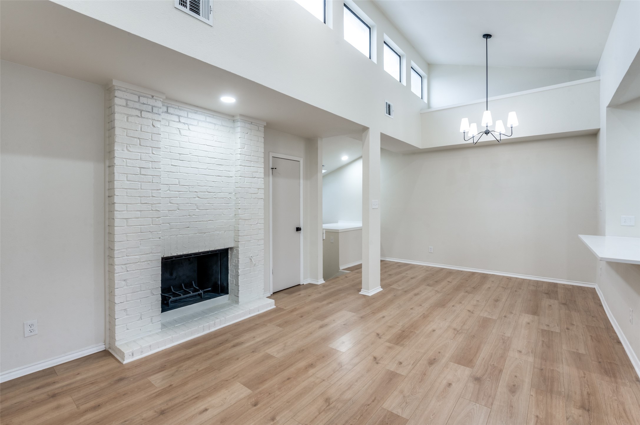 17490 Meandering Way Dallas TX 75252