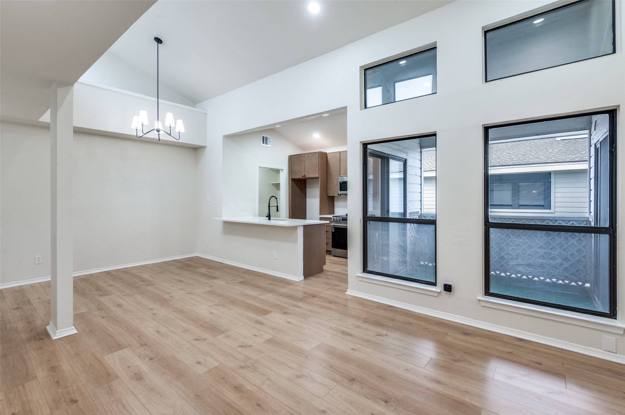 17490 Meandering Way Dallas TX 75252