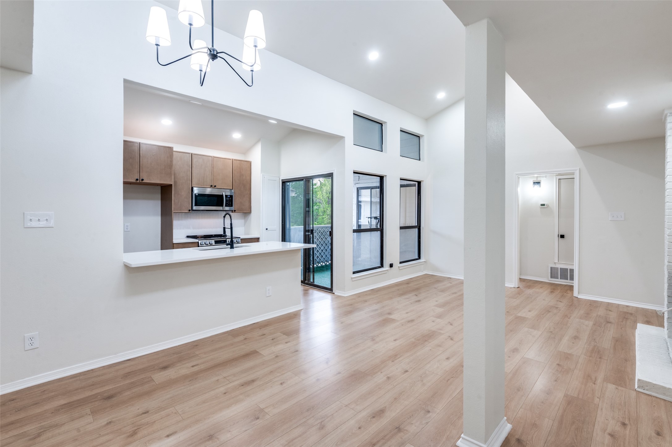 17490 Meandering Way Dallas TX 75252