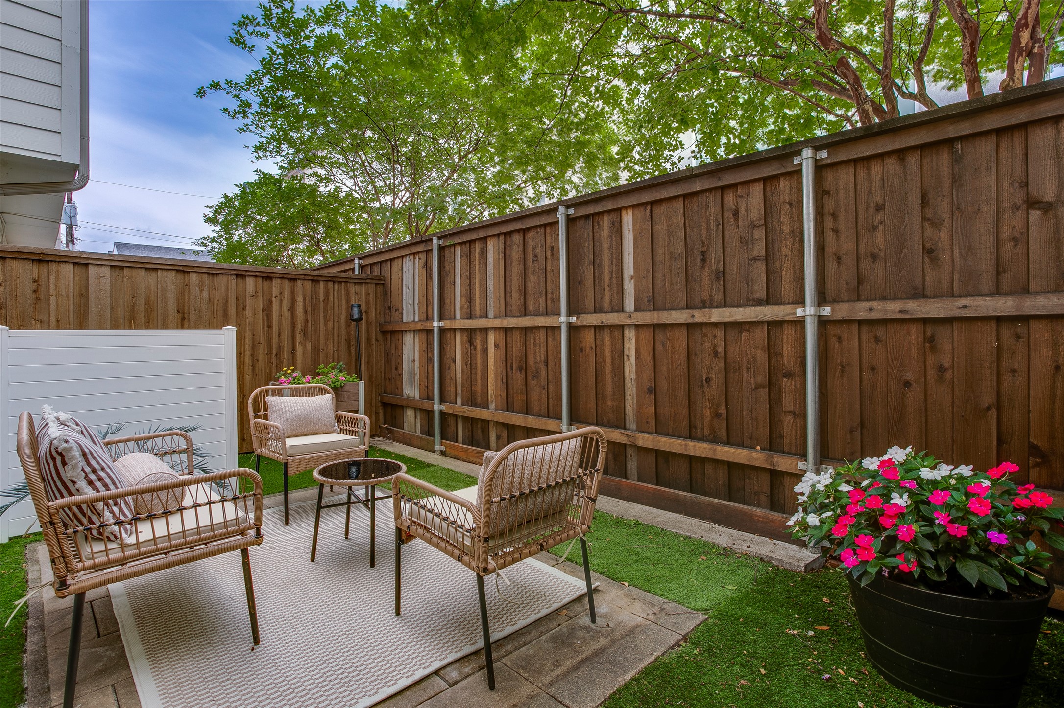 2100 N Fitzhugh Avenue Dallas TX 75204