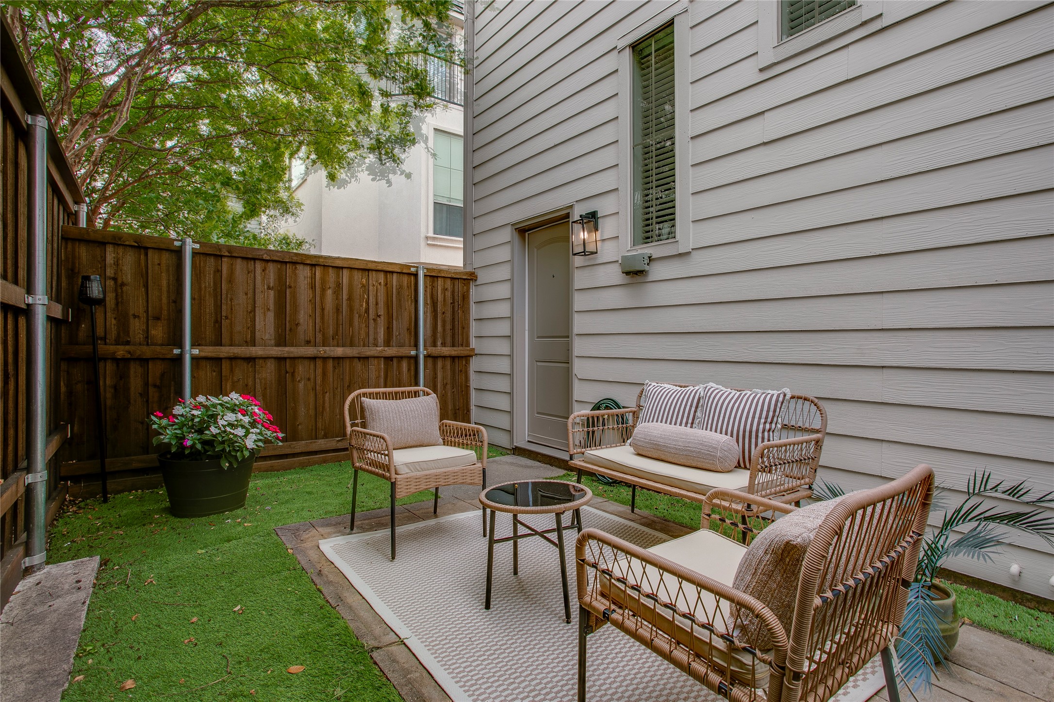2100 N Fitzhugh Avenue Dallas TX 75204