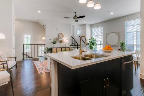 2100 N Fitzhugh Avenue Dallas TX 75204