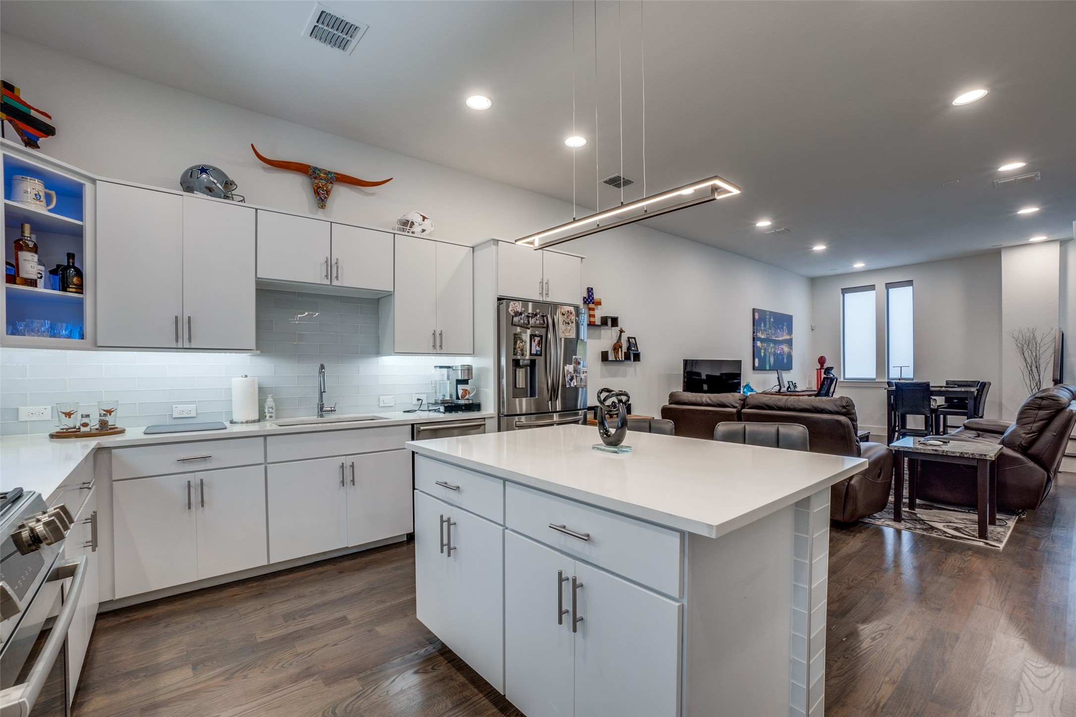 1944 Dowgate Court Dallas TX 75204