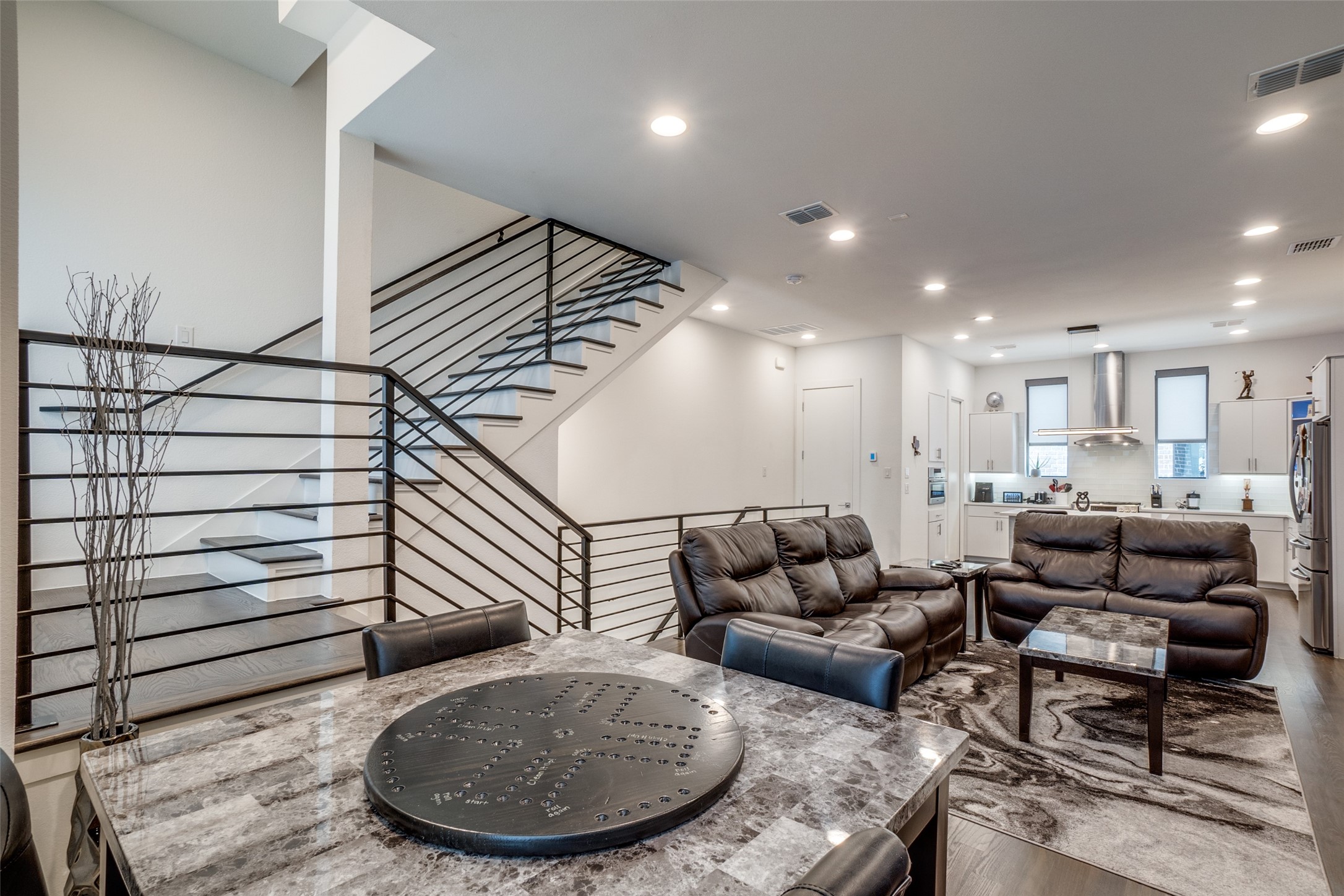 1944 Dowgate Court Dallas TX 75204