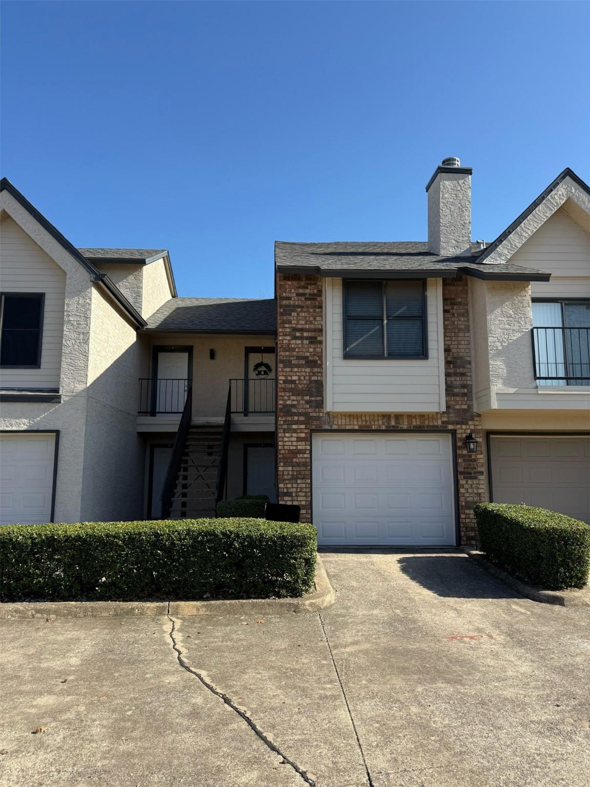 823 W Harwood Road E Hurst TX 76054