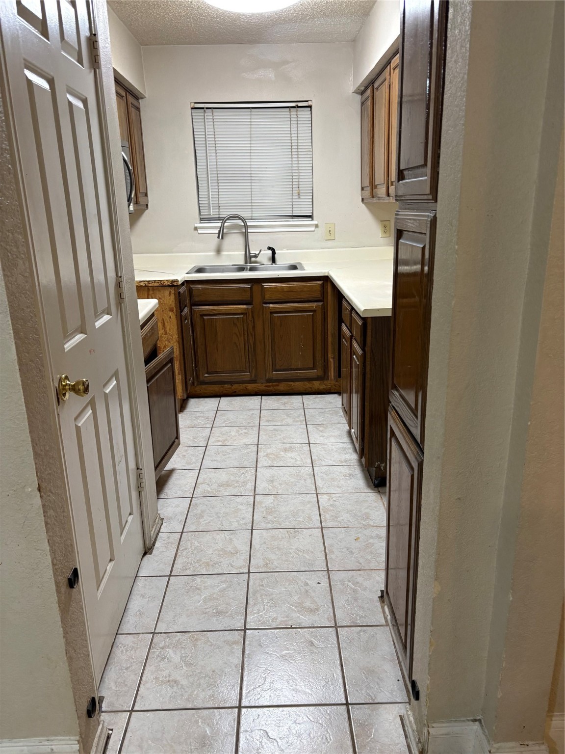823 W Harwood Road E Hurst TX 76054