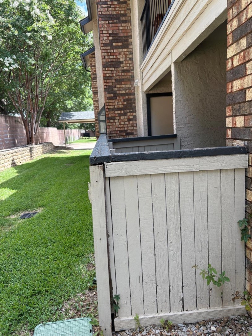 823 W Harwood Road E Hurst TX 76054