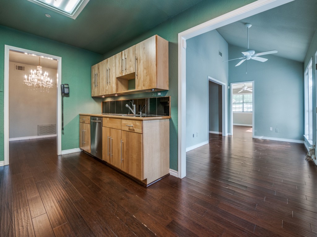 107 Brentwood Court Irving TX 75061