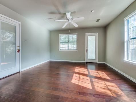 107 Brentwood Court Irving TX 75061
