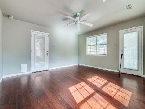 107 Brentwood Court Irving TX 75061