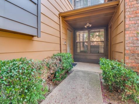 107 Brentwood Court Irving TX 75061