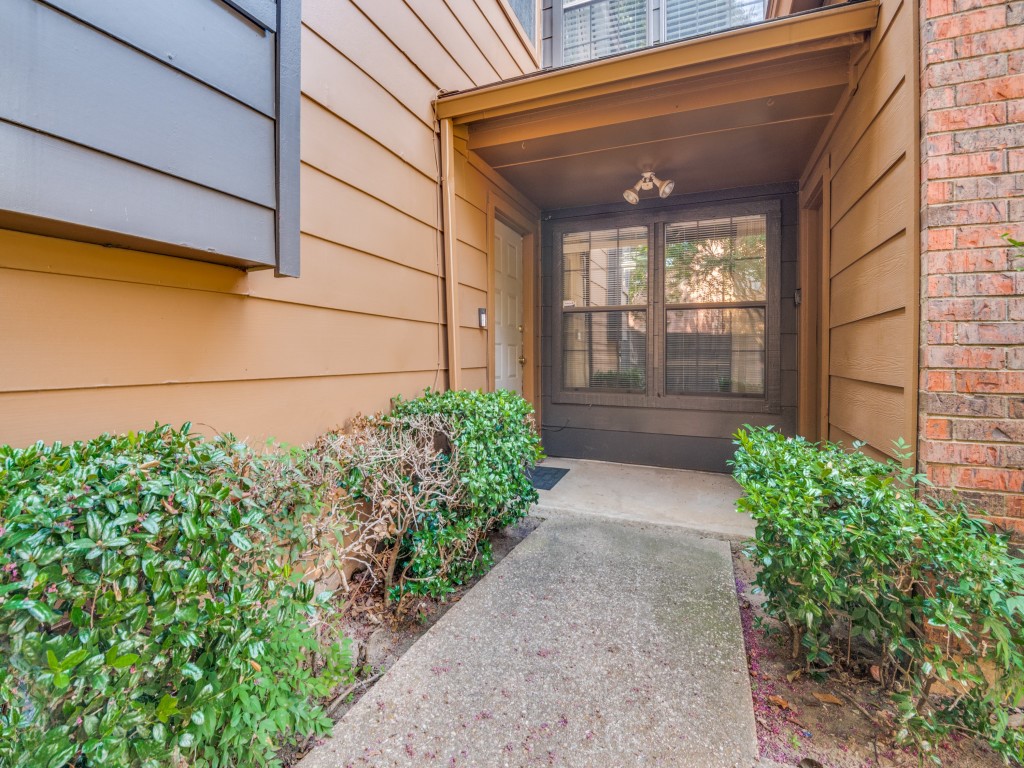 107 Brentwood Court Irving TX 75061