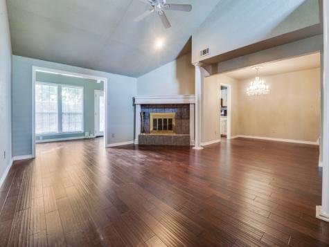107 Brentwood Court Irving TX 75061