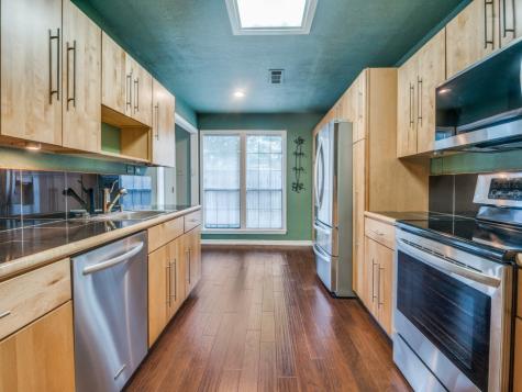 107 Brentwood Court Irving TX 75061