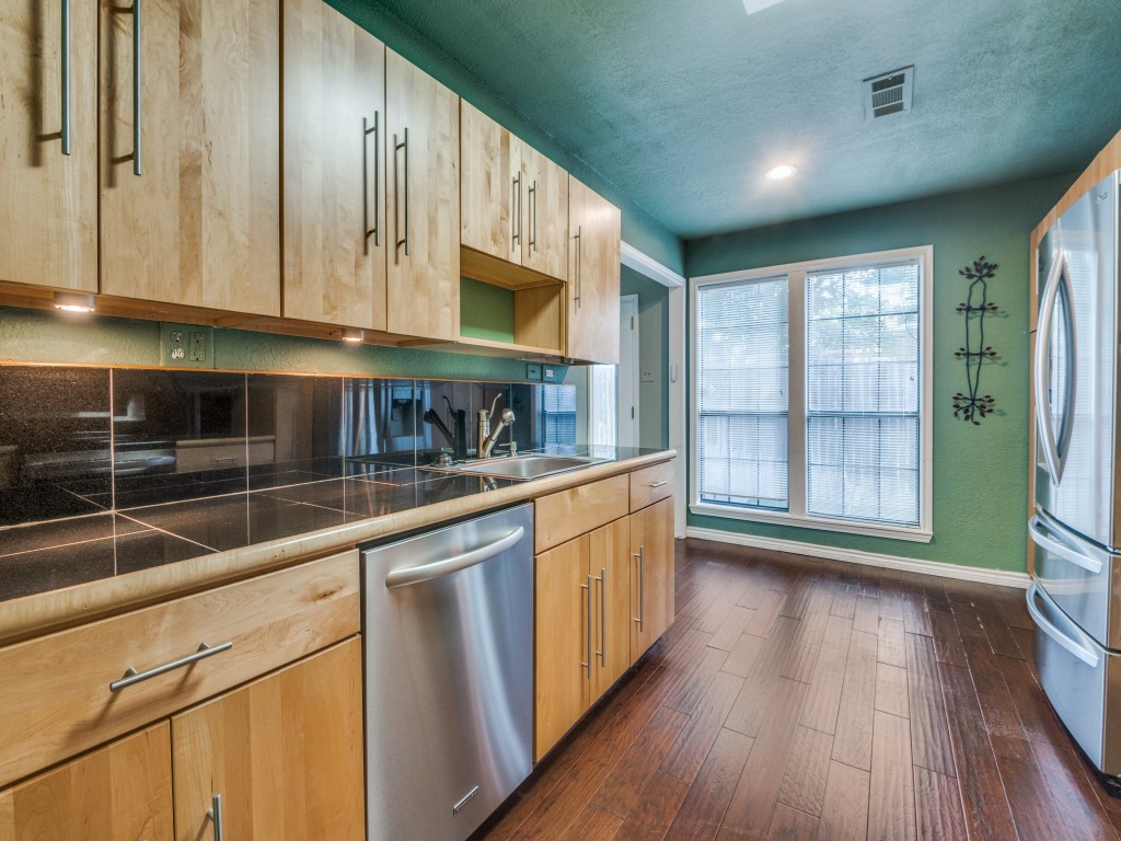 107 Brentwood Court Irving TX 75061