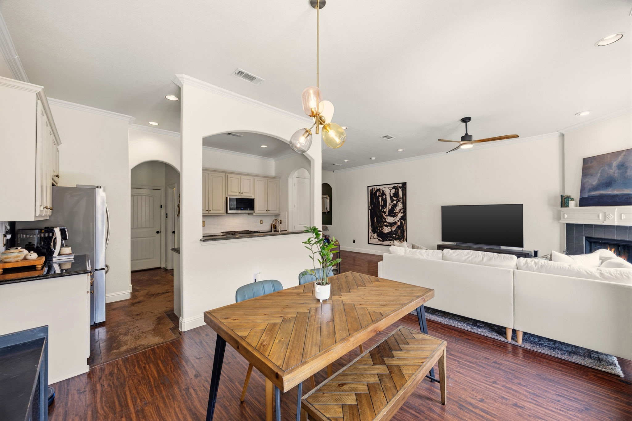 2205 Apollonia Lane Dallas TX 75204