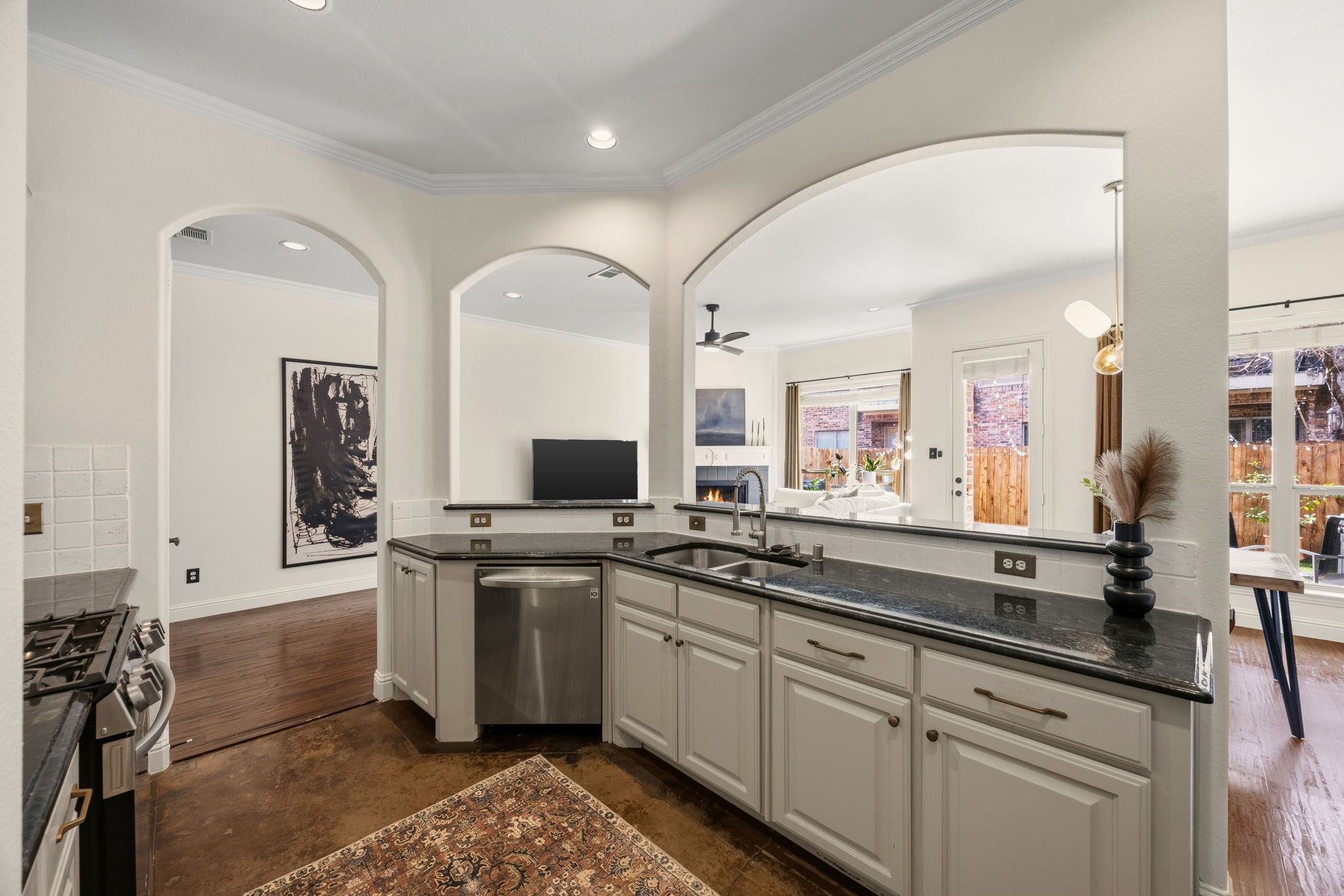 2205 Apollonia Lane Dallas TX 75204