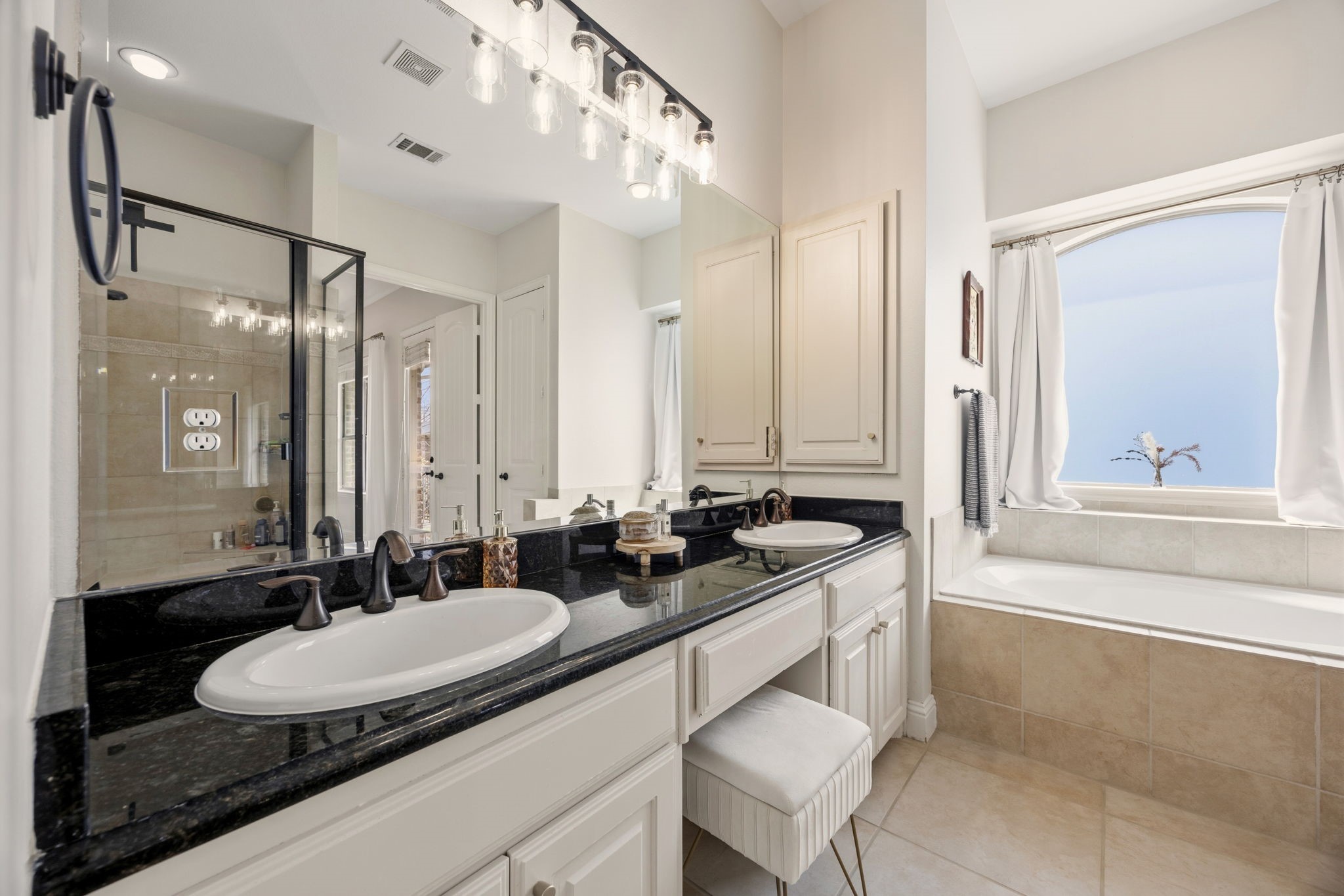 2205 Apollonia Lane Dallas TX 75204