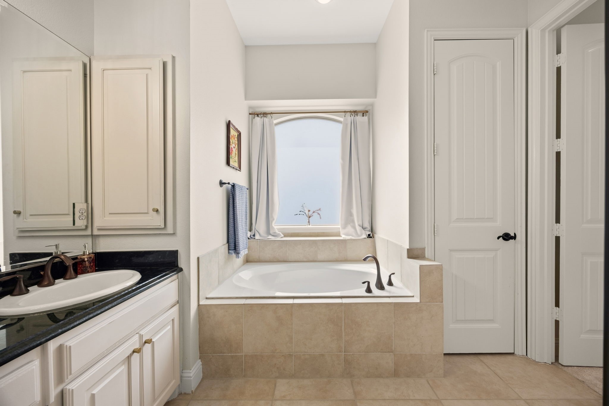 2205 Apollonia Lane Dallas TX 75204