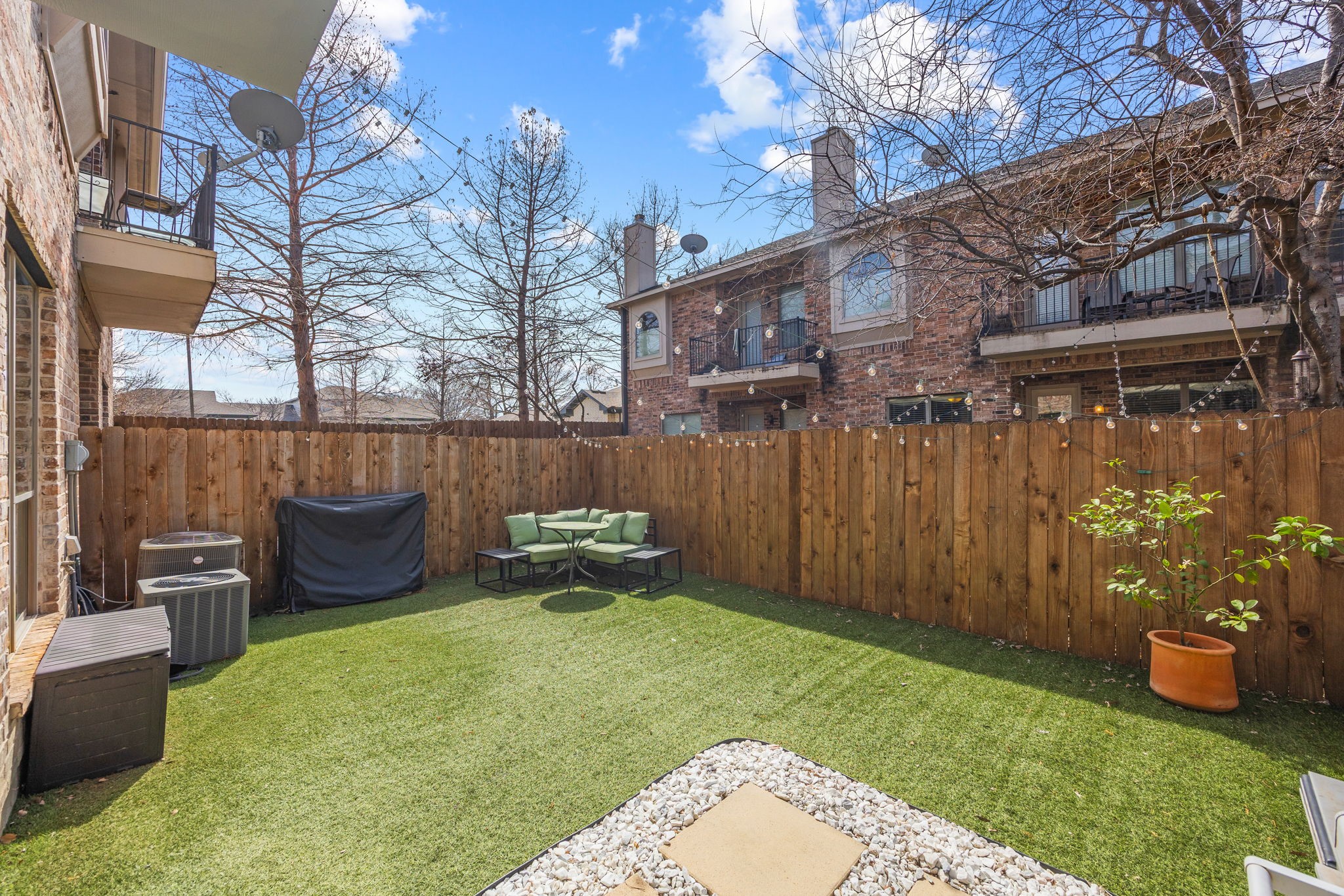 2205 Apollonia Lane Dallas TX 75204