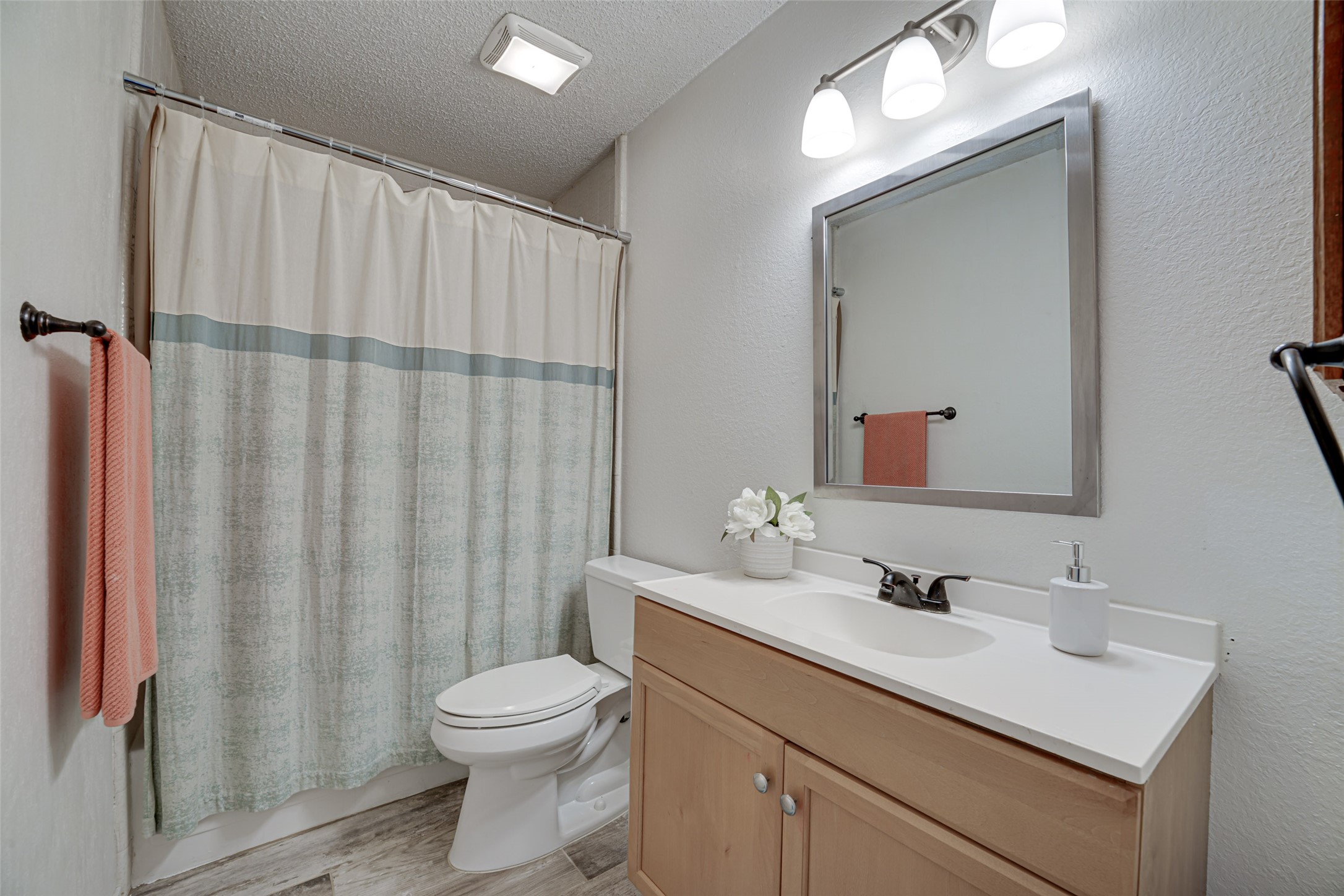 470 Chestnut Lane Desoto TX 75115