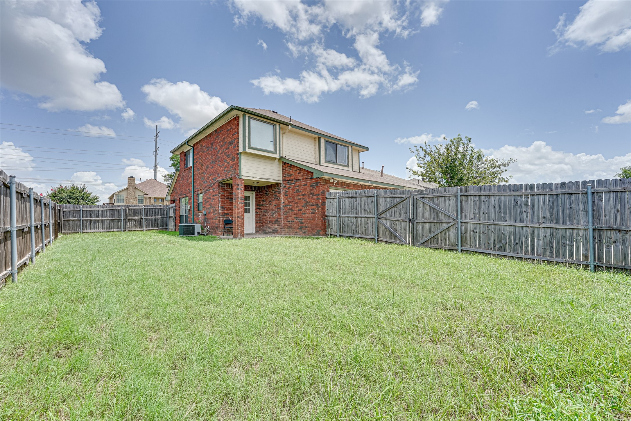 470 Chestnut Lane Desoto TX 75115