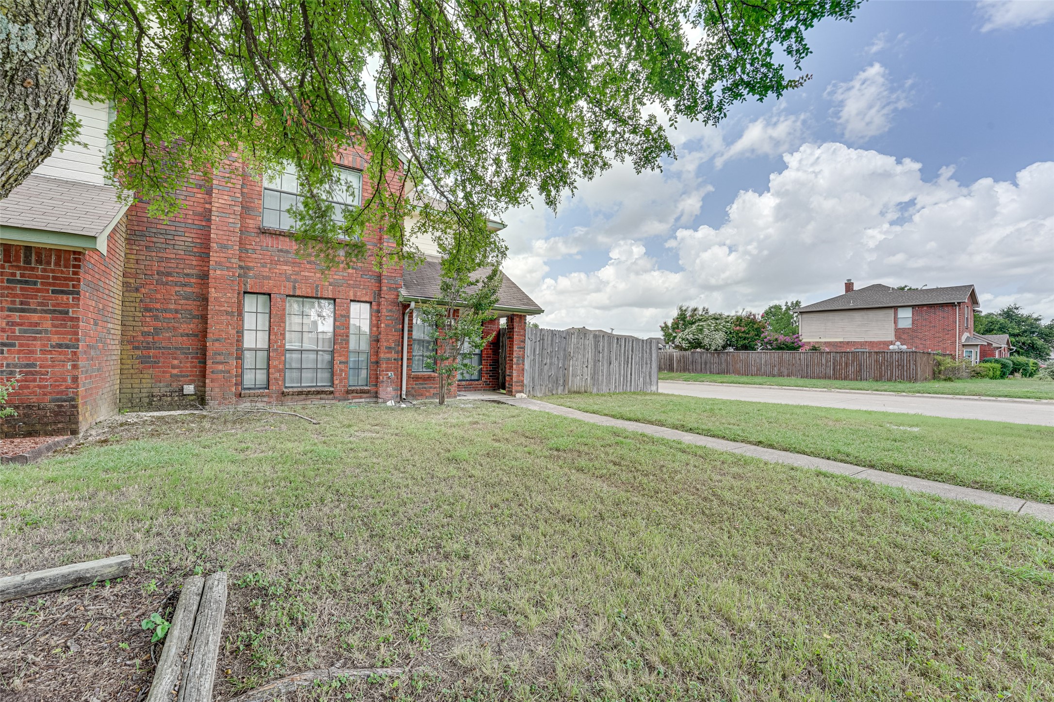 470 Chestnut Lane Desoto TX 75115