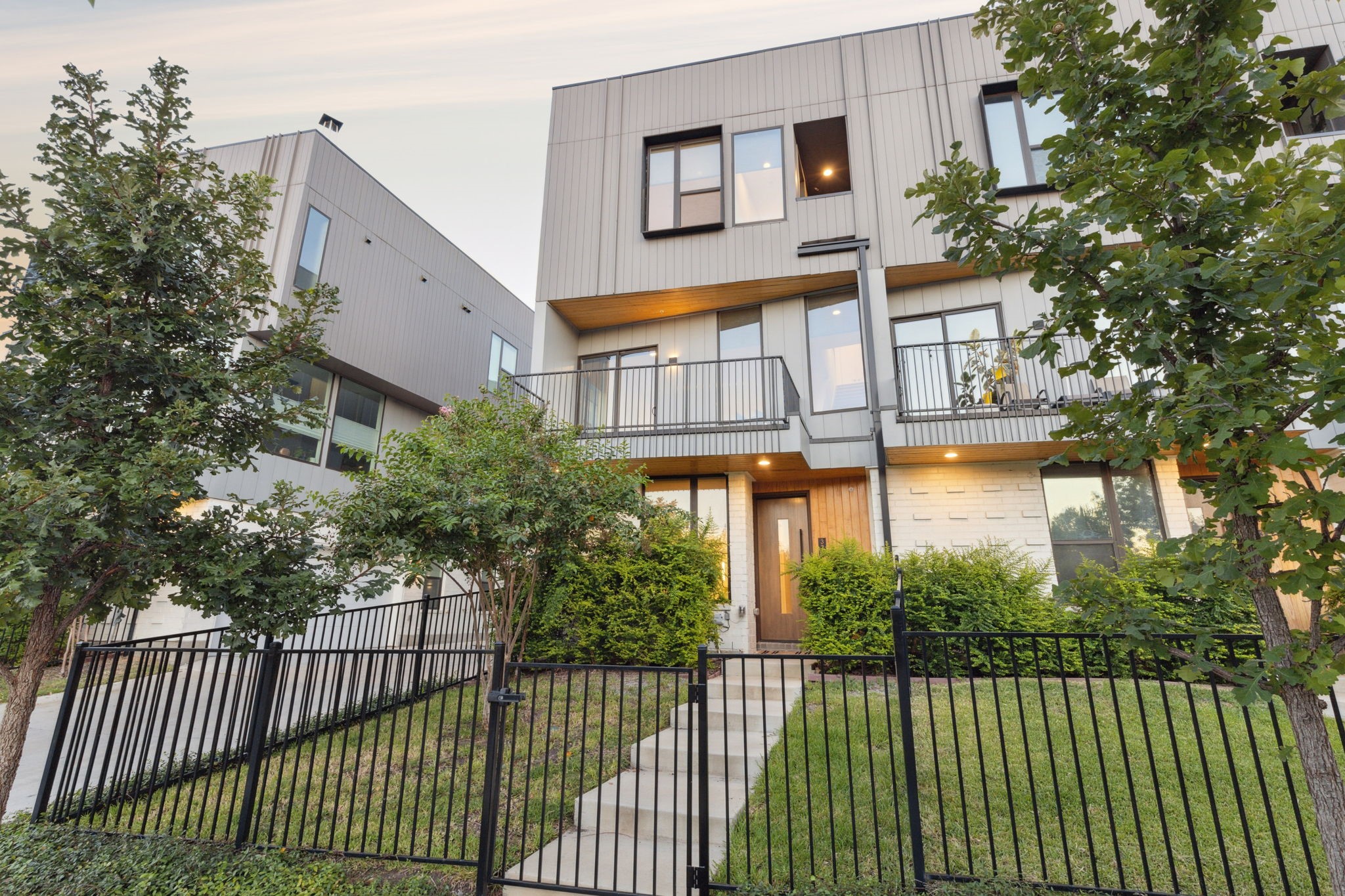 321 Mathey Court Dallas TX 75208
