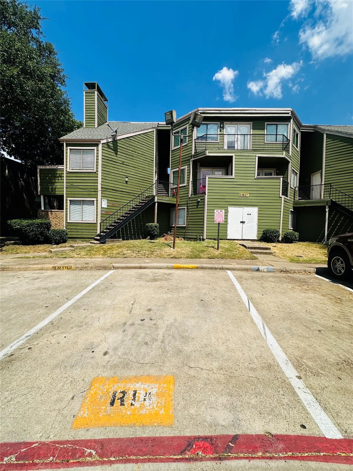 9837 Walnut Street Dallas TX 75243