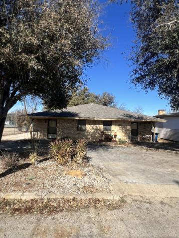 1312 W Dyer Street Breckenridge TX 76424