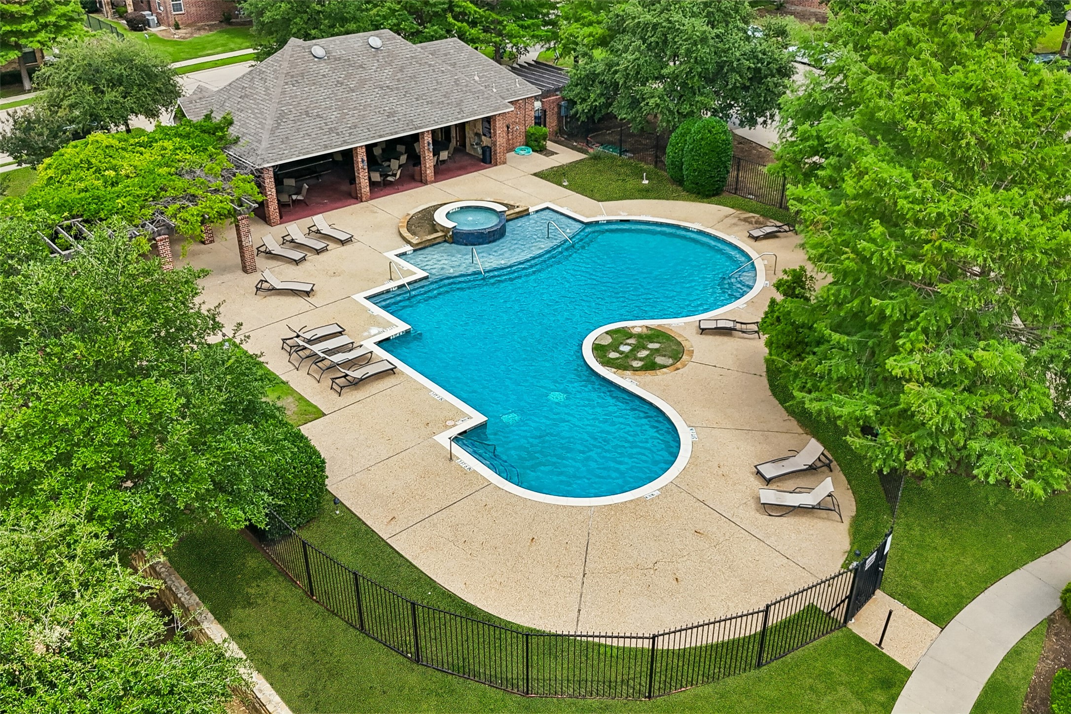 7889 Morven Park Irving TX 75063