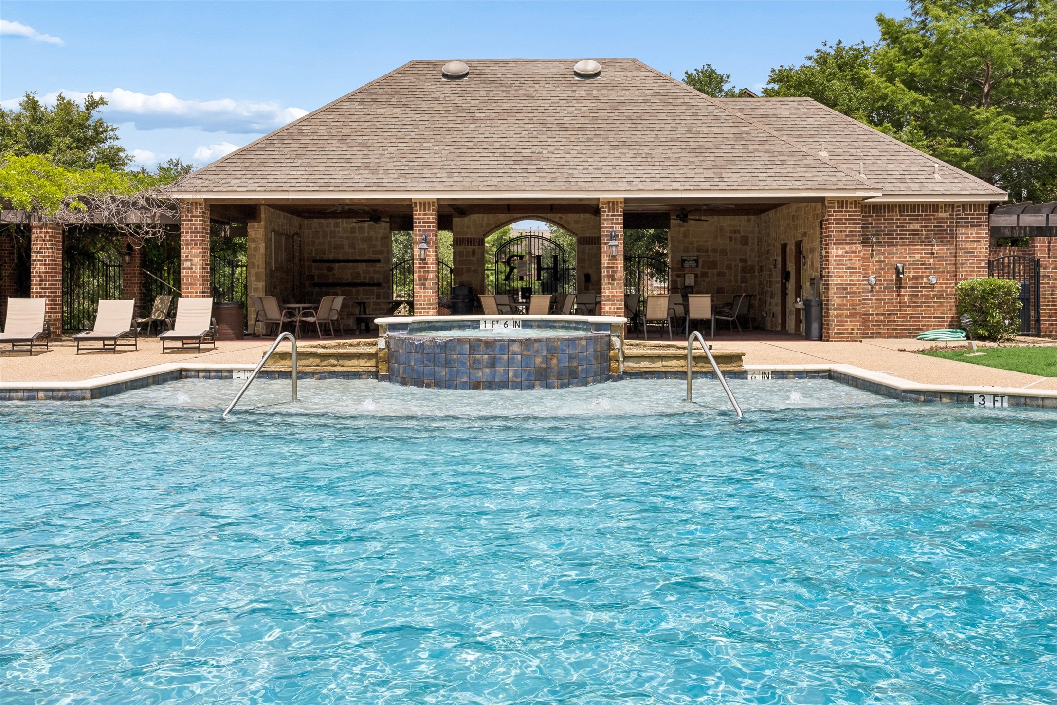 7889 Morven Park Irving TX 75063