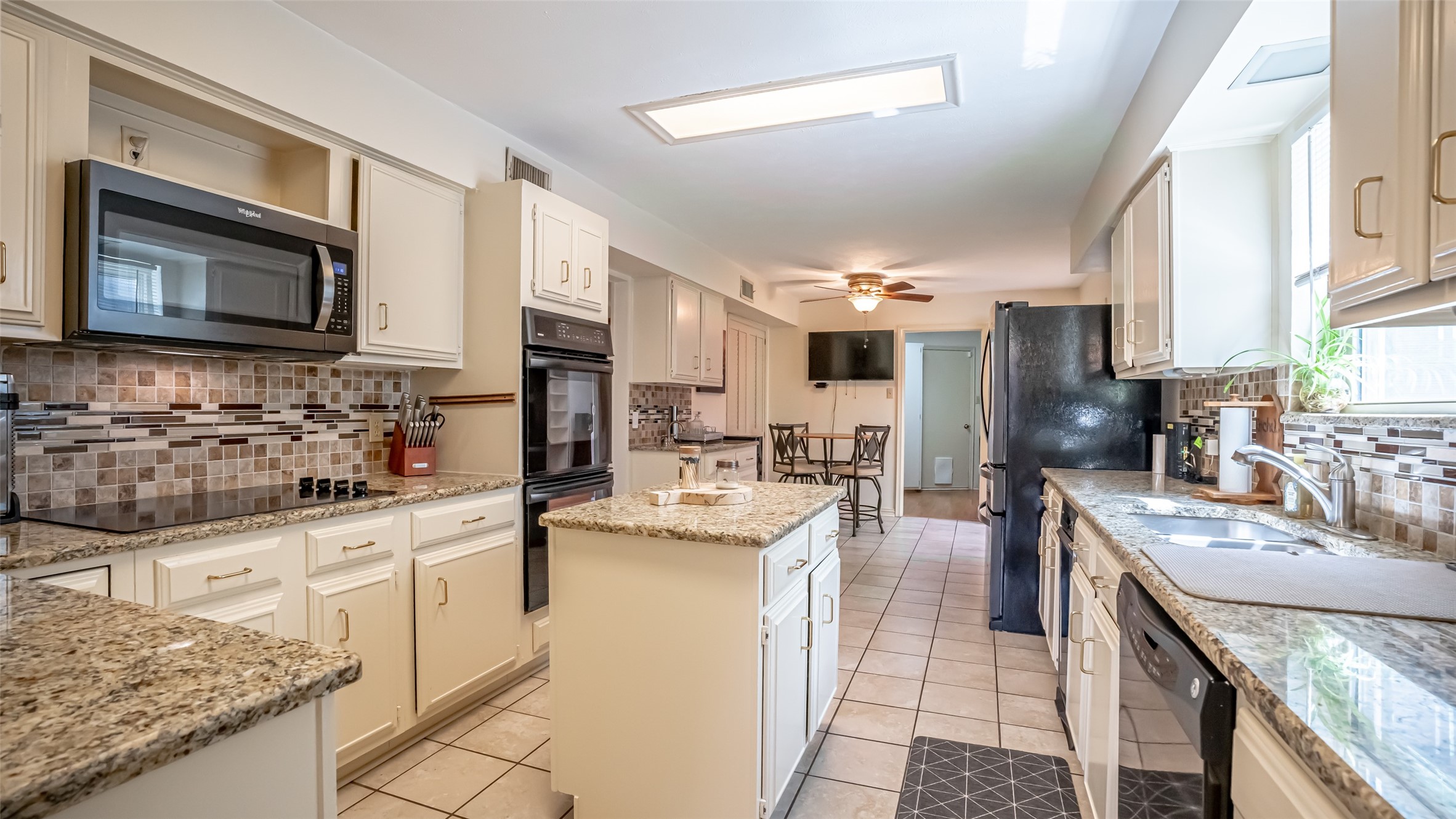 2410 S Graham Drive Arlington TX 76013