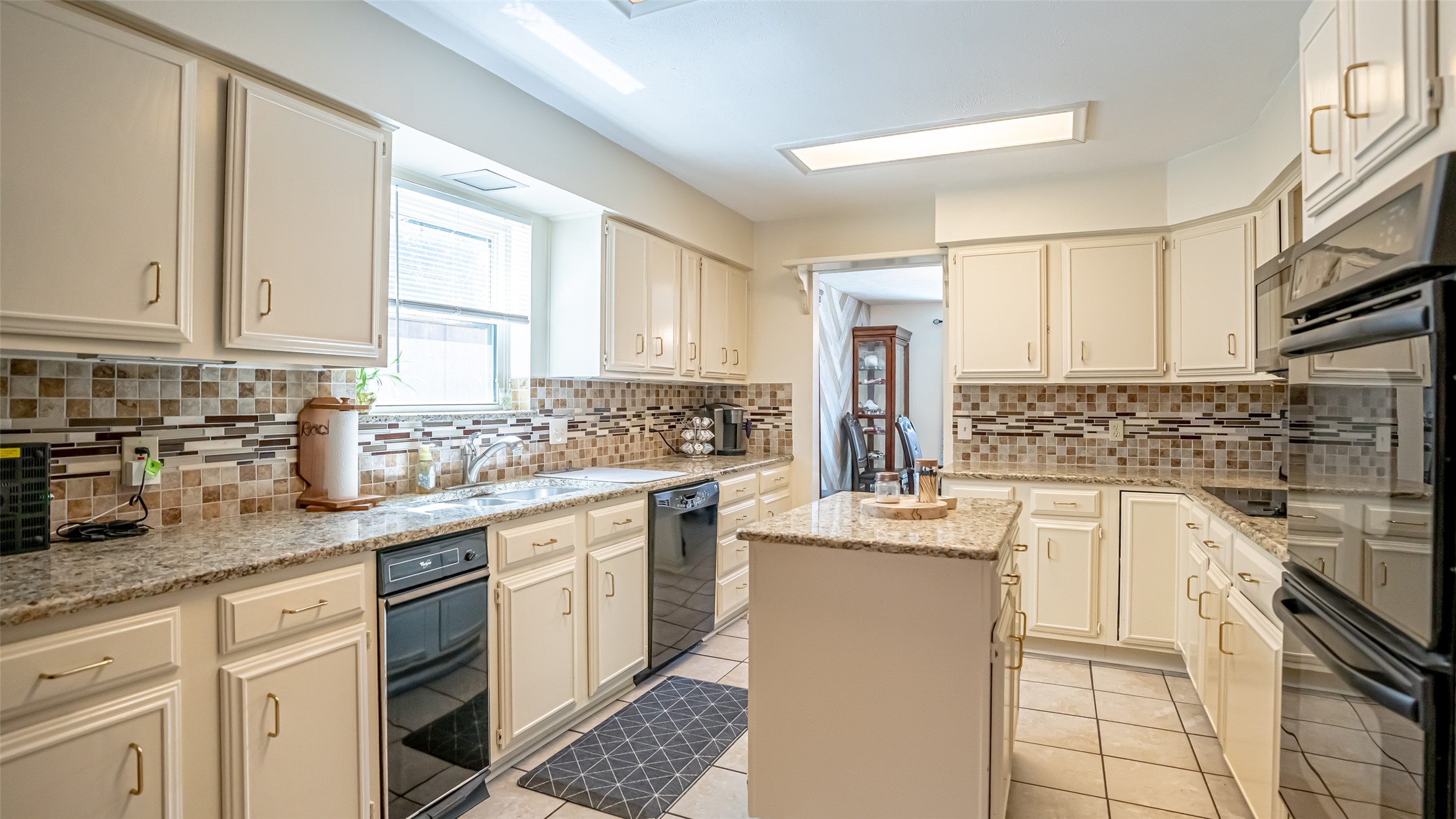 2410 S Graham Drive Arlington TX 76013
