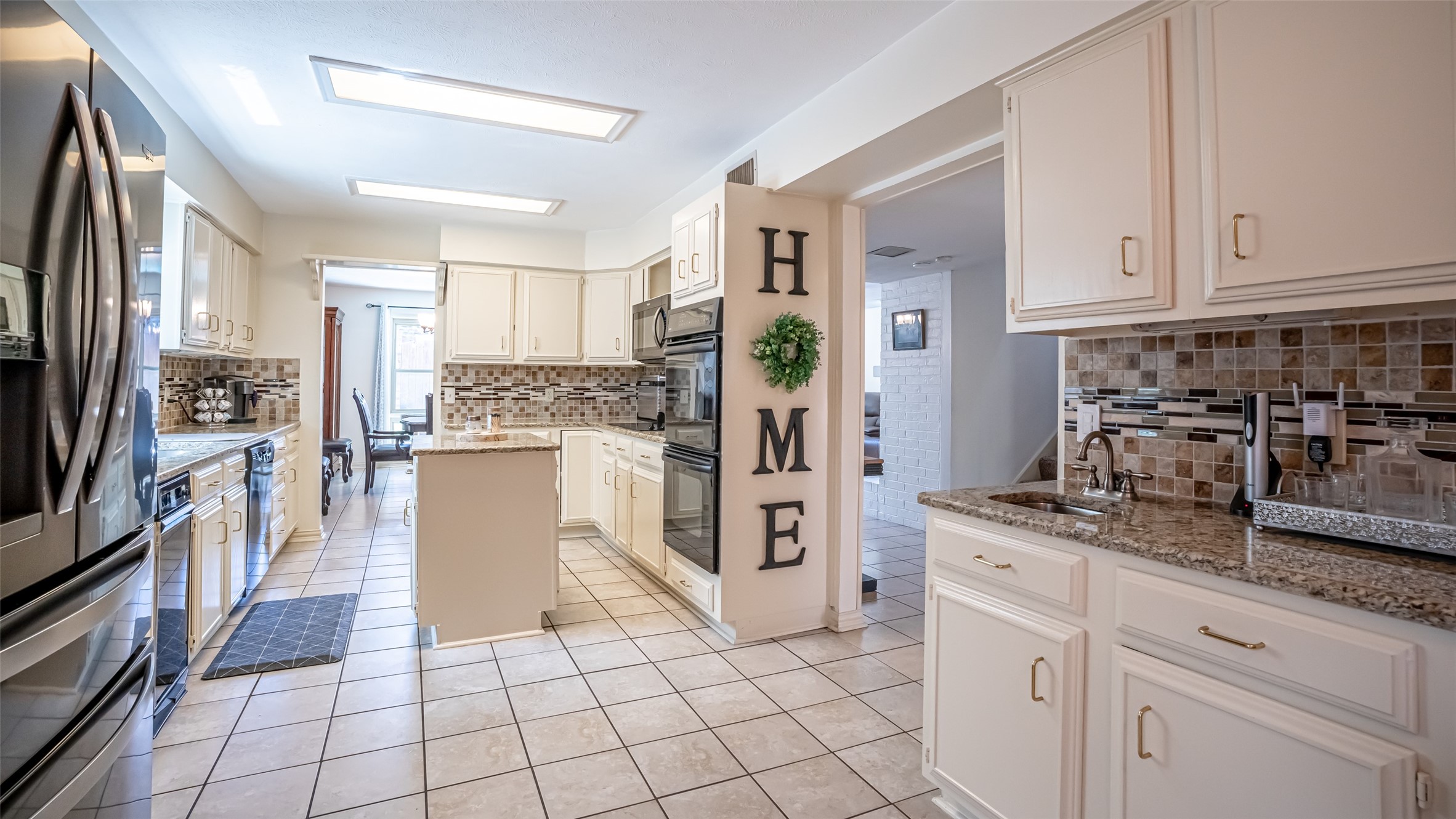 2410 S Graham Drive Arlington TX 76013