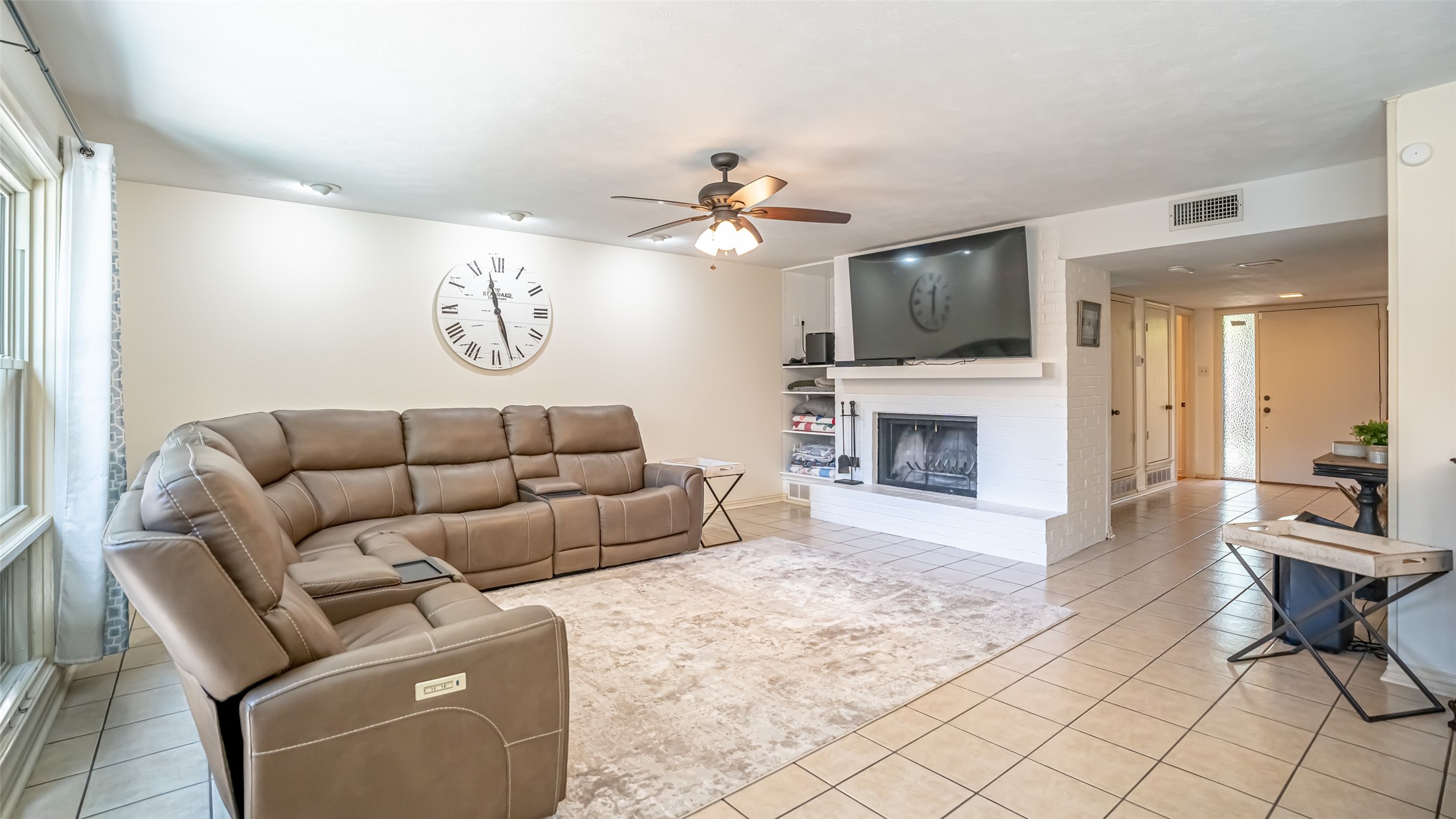2410 S Graham Drive Arlington TX 76013