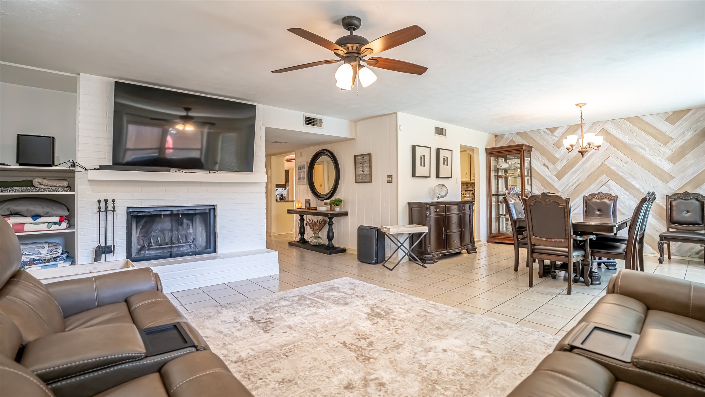 2410 S Graham Drive Arlington TX 76013