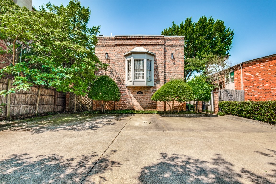 4519 Gilbert Avenue Dallas TX 75219