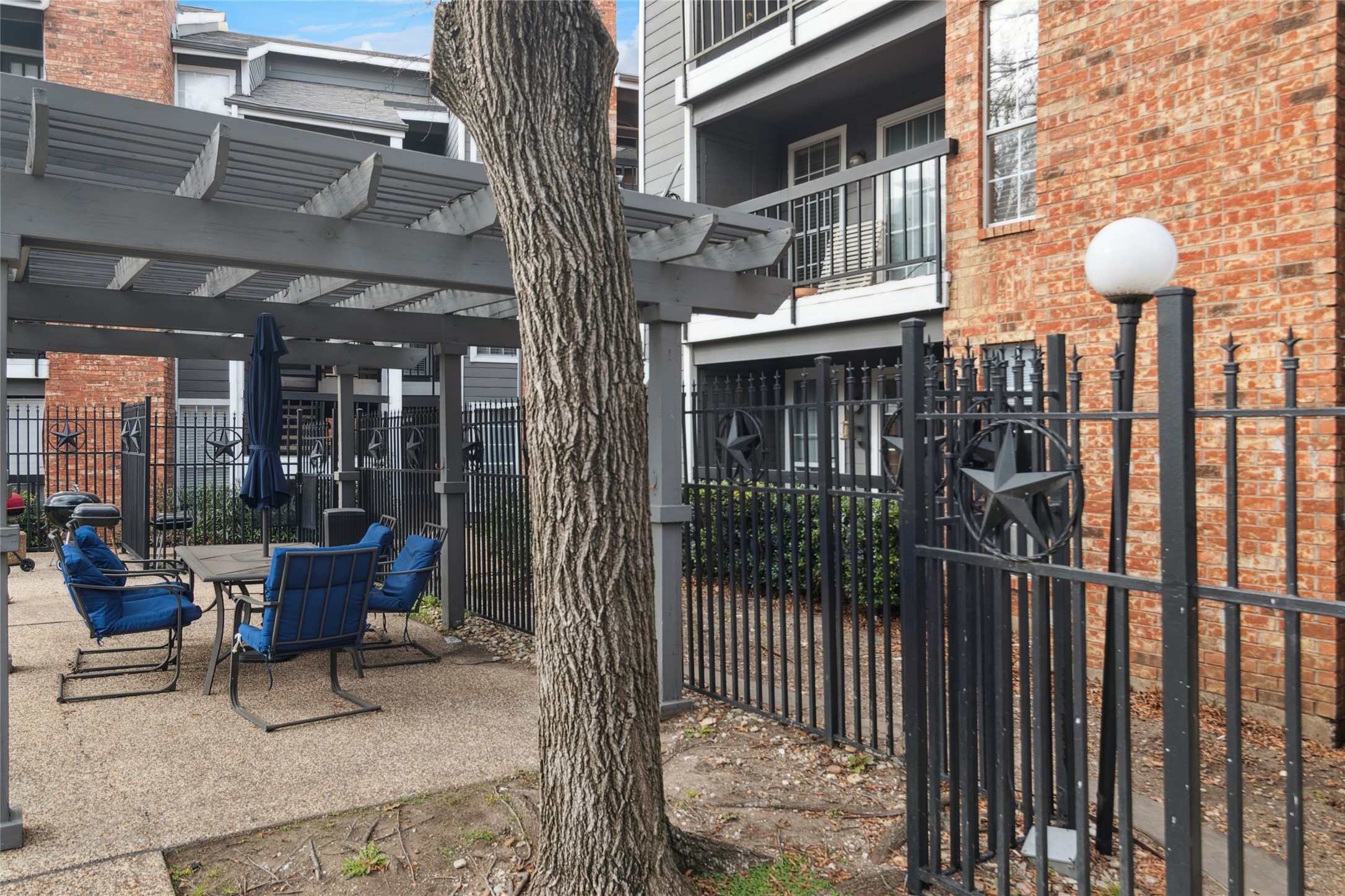 18333 Roehampton Drive Dallas TX 75252