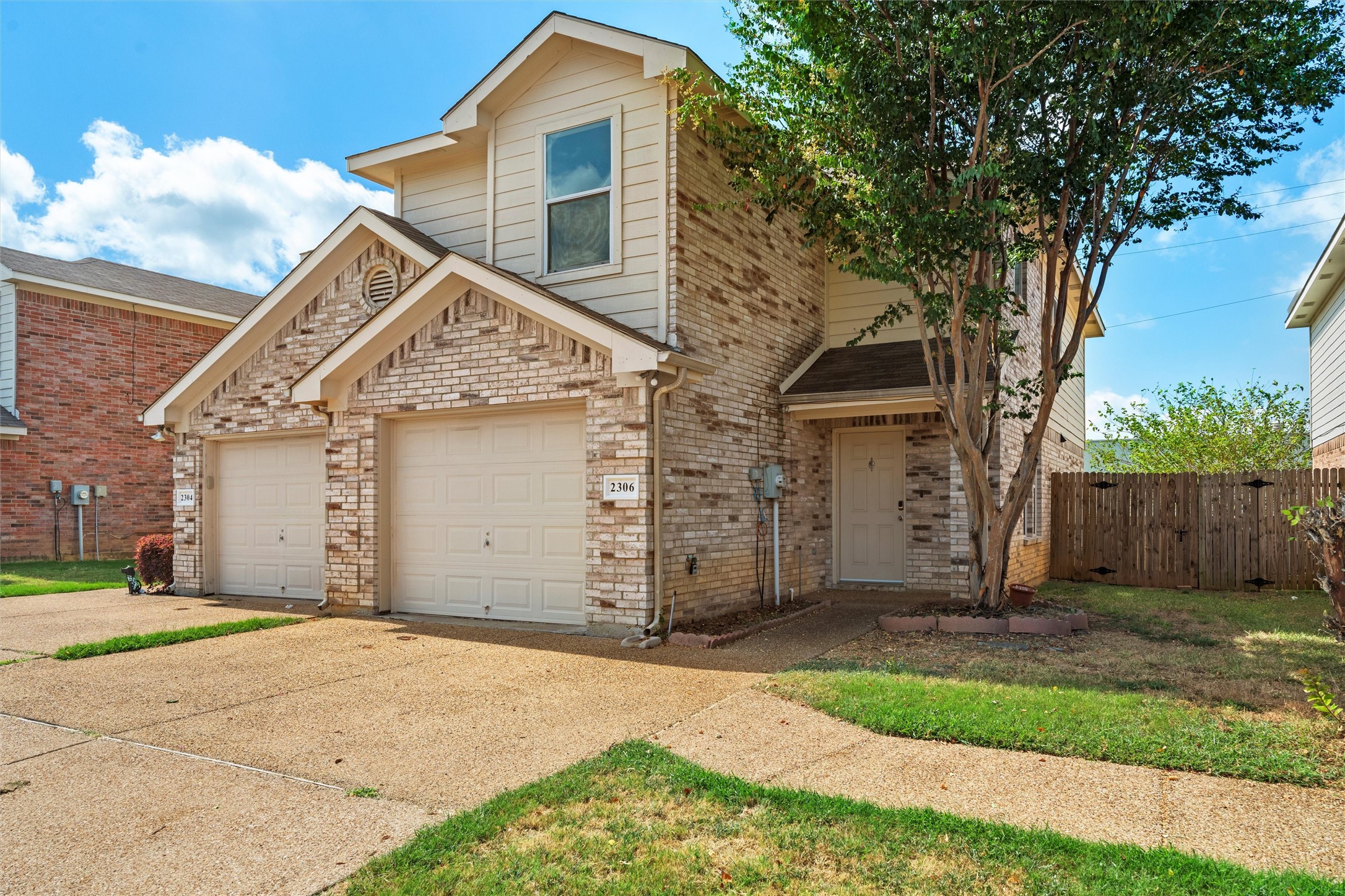 2306 Kingsway Drive Arlington TX 76012