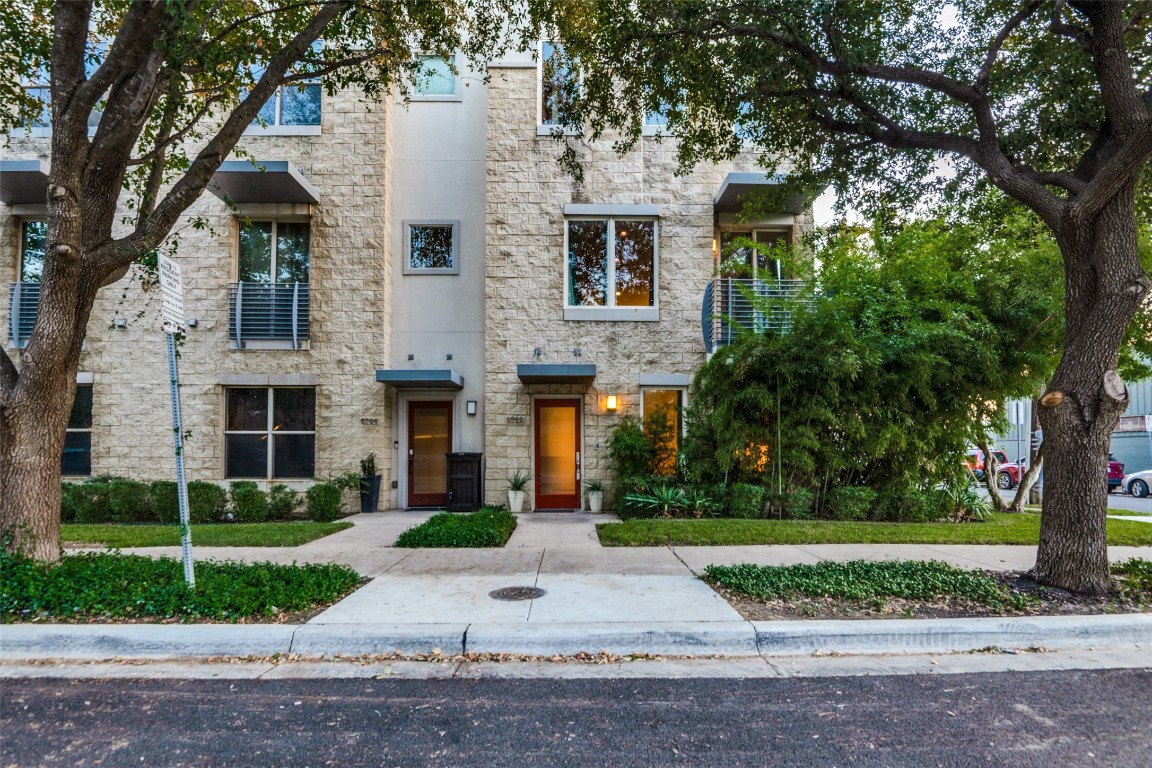 5702 La Vista Drive Dallas TX 75206