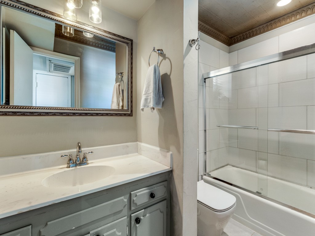 5005 Cedar Springs Road Dallas TX 75235