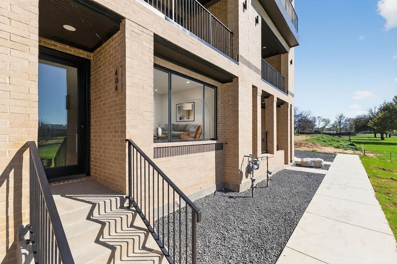 404 Vista Buena Trail Fort Worth TX 76111