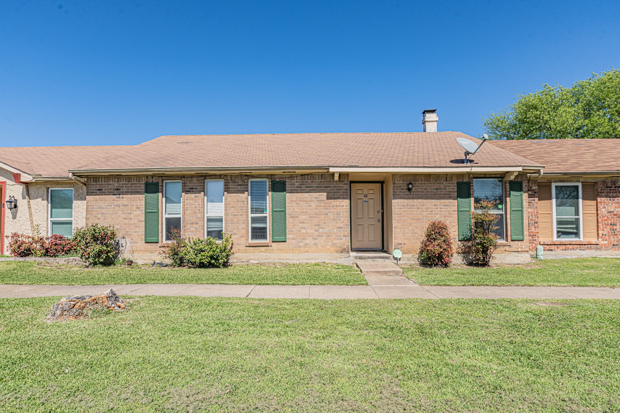 10 E Mountain Creek Drive Grand Prairie TX 75052