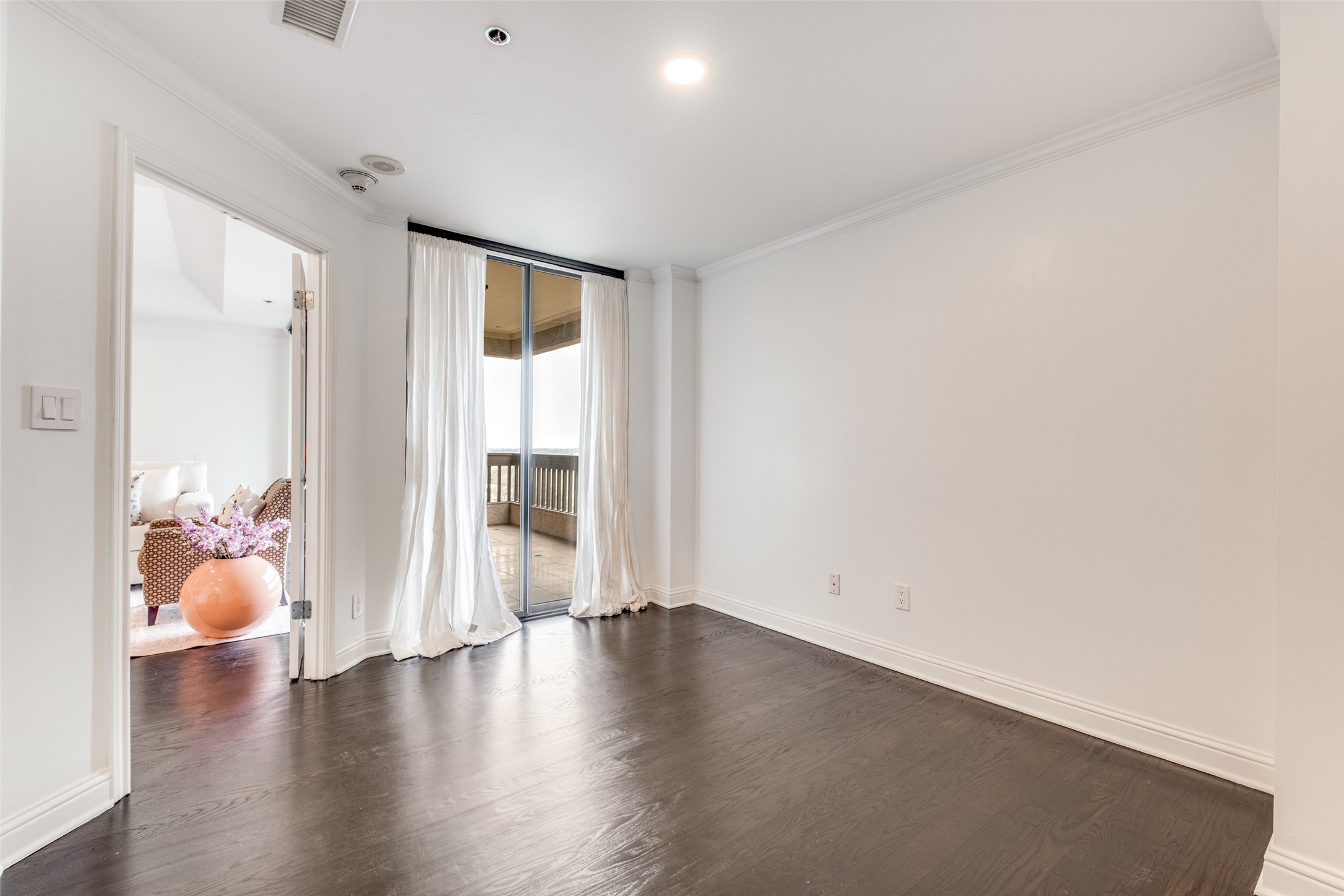 5909 Luther Lane Dallas TX 75225